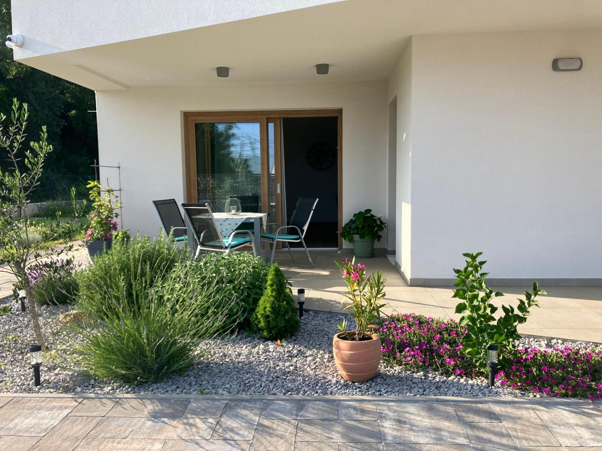 Oblica-beautiful New, Well Equipped Apartman *